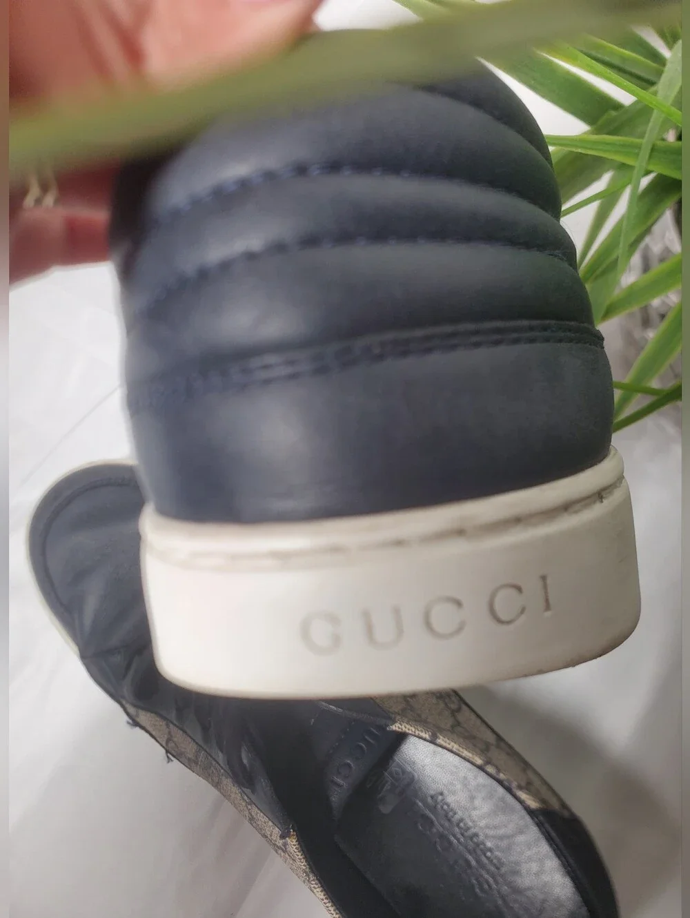 Gucci GG Supreme Monogram Low-Top Sneakers In A Midnigth Blue & Beige Size 8